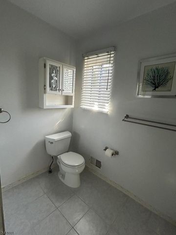 38 Park St 24E E, Florham Park Boro, NJ 07932