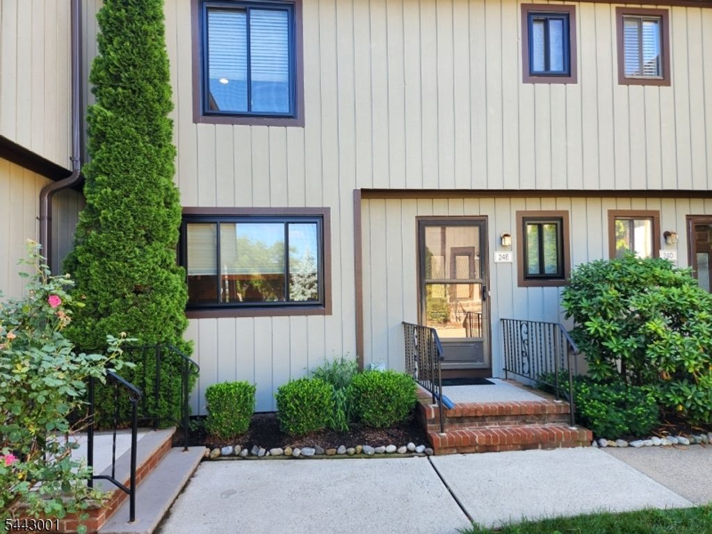 38 Park St 24E E, Florham Park Boro, NJ 07932