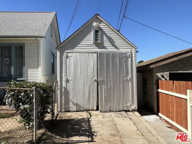411 Kirby Street, Los Angeles, CA 90042