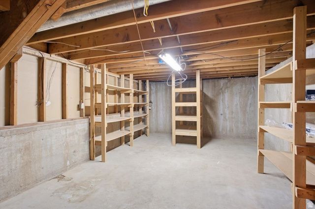 4461 S 1600 W, Roy, UT 84067