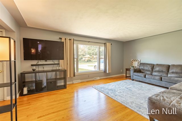 7504 Astronaut Avenue, Jenison, MI 49428