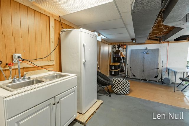 7504 Astronaut Avenue, Jenison, MI 49428