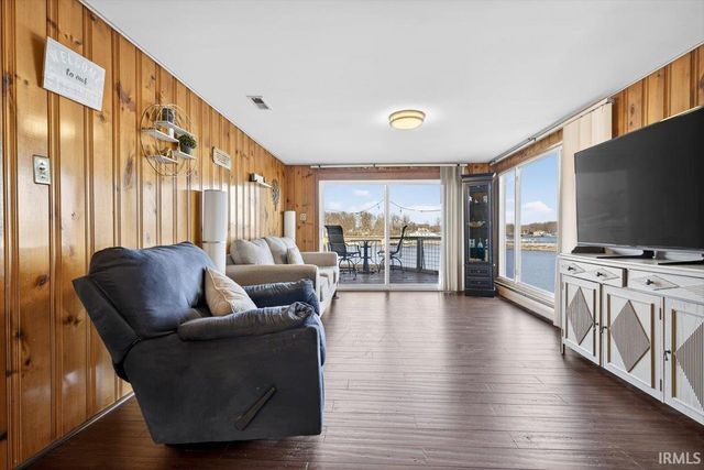 3884 E Forest Lodge Loop, Monticello, IN 47960