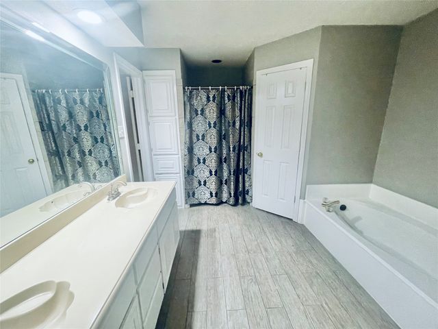 2 Hastings Court, Mansfield, TX 76063