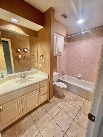 2 Hastings Court, Mansfield, TX 76063