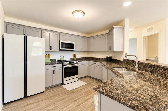 45806 Aragon Lane, Canton, MI 48187