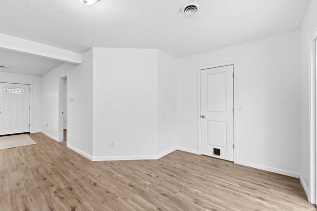 2854 S Lima Road, Kendallville, IN 46755