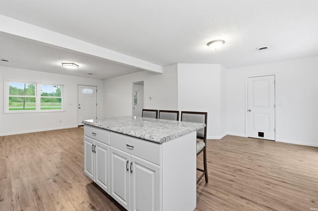 2854 S Lima Road, Kendallville, IN 46755