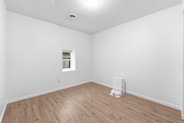 2854 S Lima Road, Kendallville, IN 46755