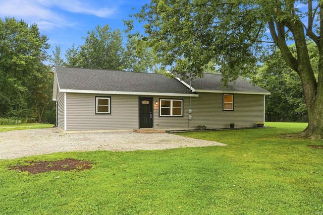 2854 S Lima Road, Kendallville, IN 46755