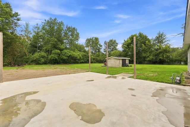 2854 S Lima Road, Kendallville, IN 46755