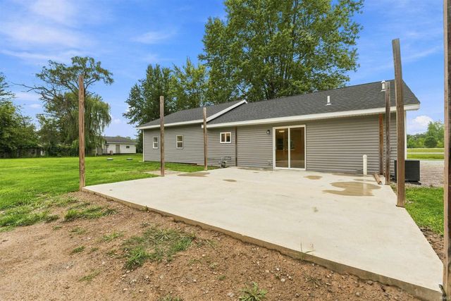 2854 S Lima Road, Kendallville, IN 46755