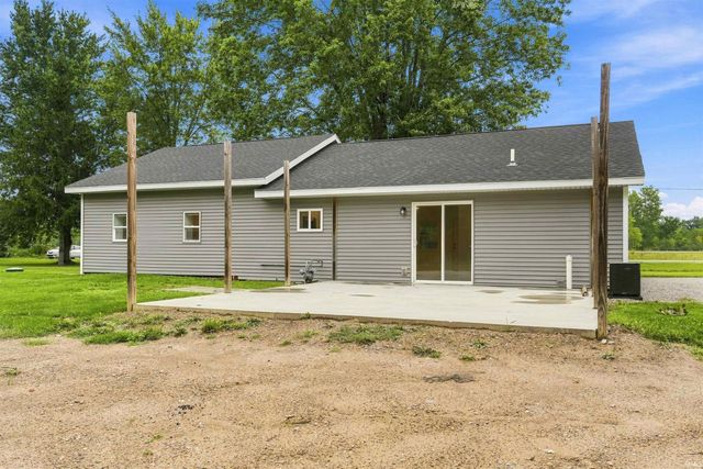 2854 S Lima Road, Kendallville, IN 46755