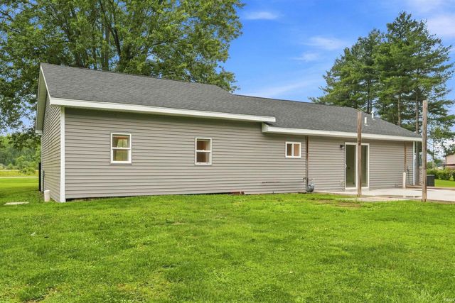 2854 S Lima Road, Kendallville, IN 46755