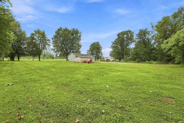 2854 S Lima Road, Kendallville, IN 46755