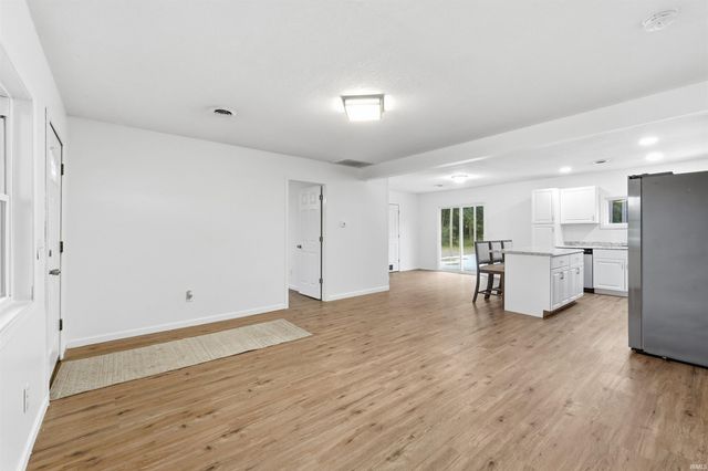 2854 S Lima Road, Kendallville, IN 46755