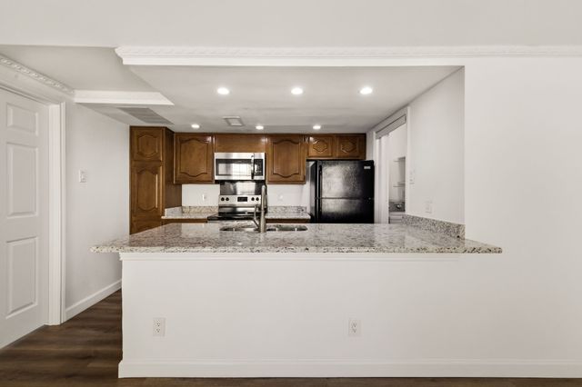 8510 Park Lane 201, Dallas, TX 75231