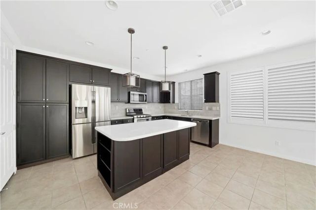 115 Bright Poppy, Irvine, CA 92618