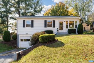 2418 W BEVERLEY ST, Staunton, VA 24401