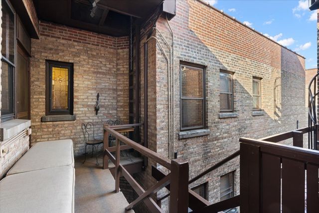 304 N Grove Avenue 3B, Oak Park, IL 60302