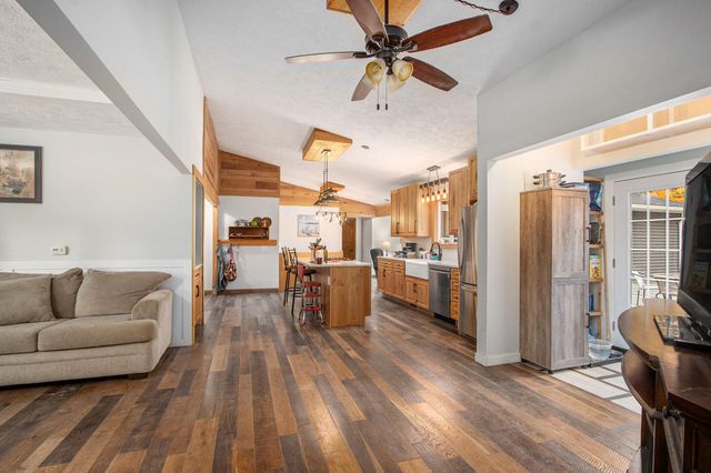 12359 Sprinkle Road S, Brady Twp, MI 49097