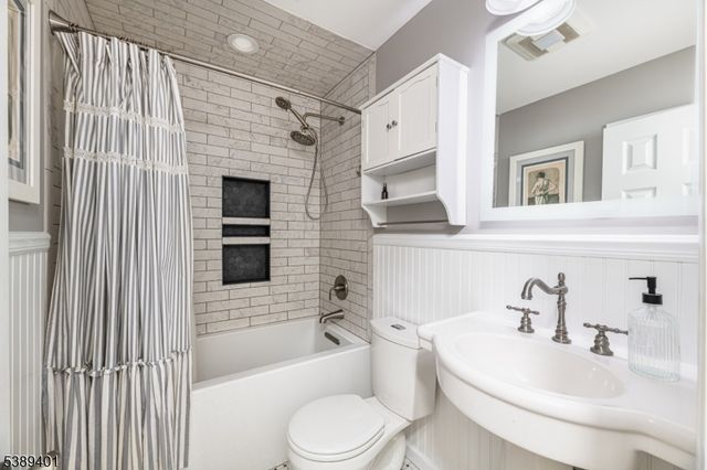 8 Pond Dr, Vernon Twp., NJ 07422