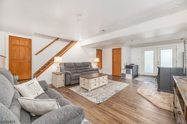 8 Pond Dr, Vernon Twp., NJ 07422