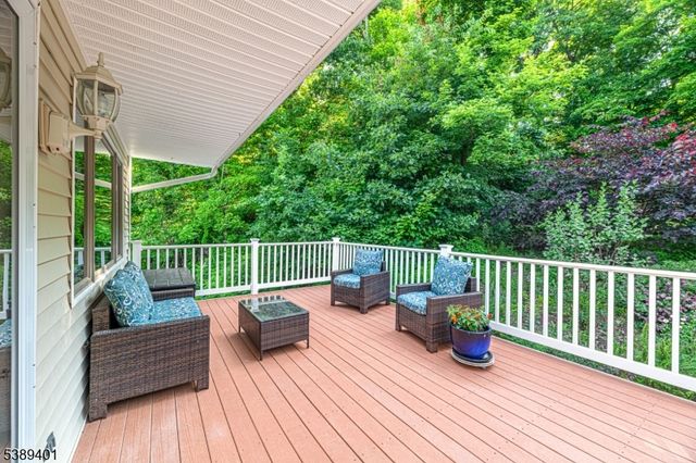 8 Pond Dr, Vernon Twp., NJ 07422