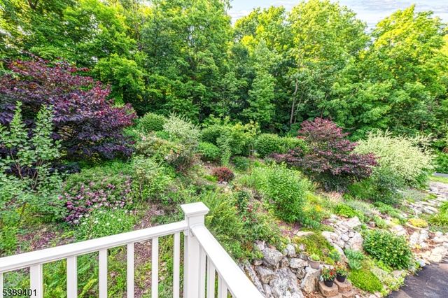8 Pond Dr, Vernon Twp., NJ 07422