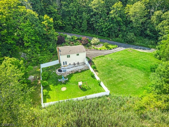 8 Pond Dr, Vernon Twp., NJ 07422