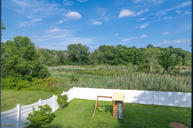 8 Pond Dr, Vernon Twp., NJ 07422