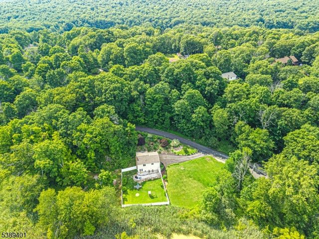 8 Pond Dr, Vernon Twp., NJ 07422