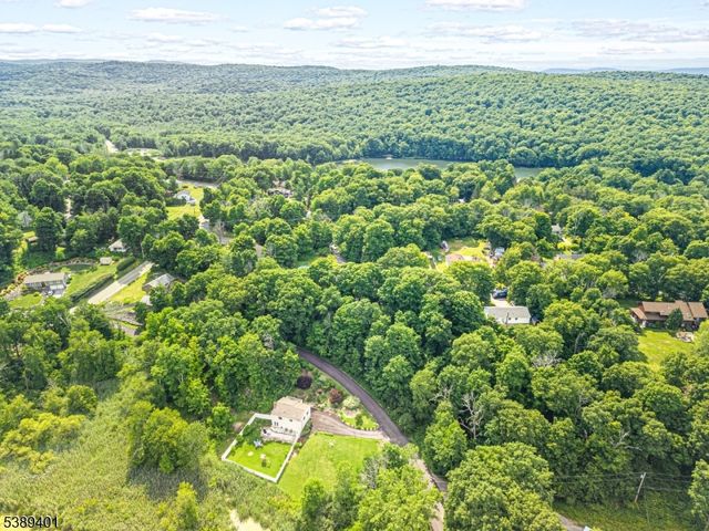 8 Pond Dr, Vernon Twp., NJ 07422