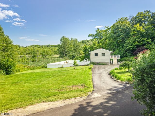 8 Pond Dr, Vernon Twp., NJ 07422