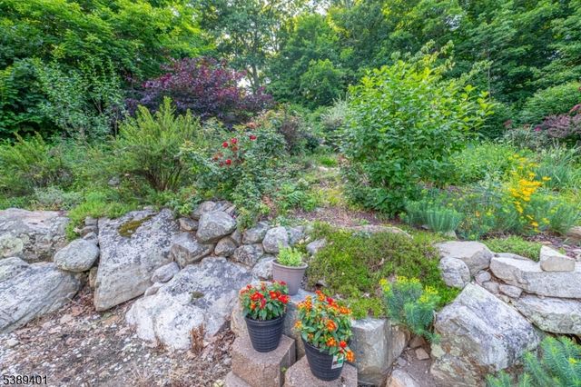 8 Pond Dr, Vernon Twp., NJ 07422