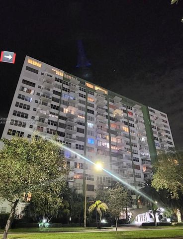 2150 Sans Souci Boulevard D1, North Miami, FL 33181