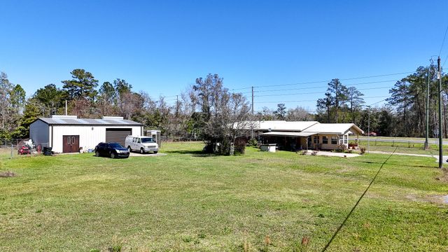 40 Jones Drive, Freeport, FL 32439
