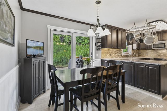 86 Carl Drive, Ada, MI 49301