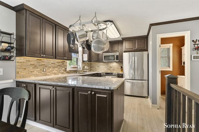 86 Carl Drive, Ada, MI 49301