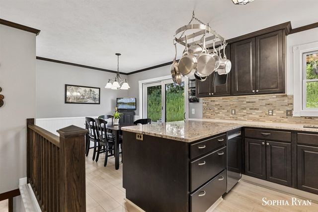 86 Carl Drive, Ada, MI 49301