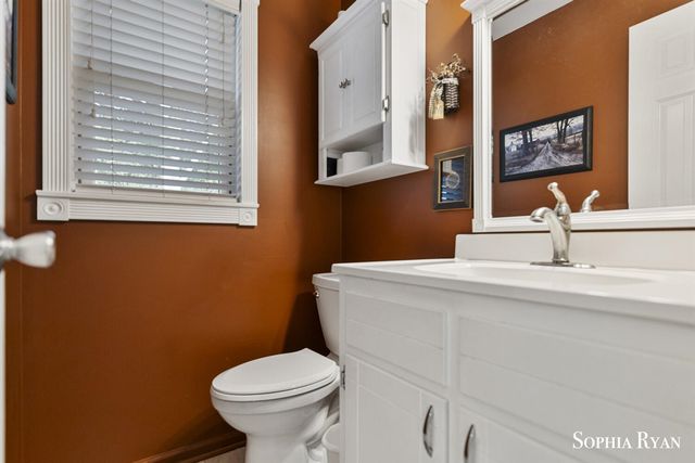 86 Carl Drive, Ada, MI 49301