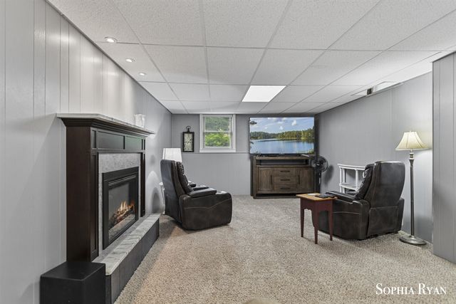 86 Carl Drive, Ada, MI 49301