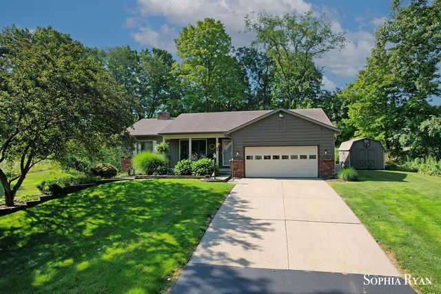 86 Carl Drive, Ada, MI 49301