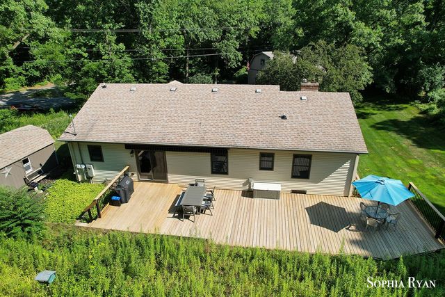 86 Carl Drive, Ada, MI 49301