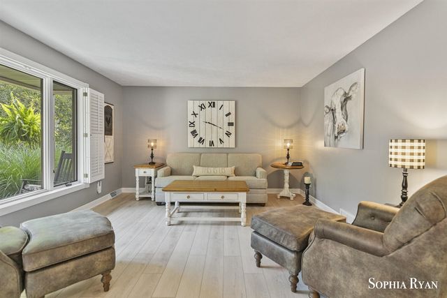 86 Carl Drive, Ada, MI 49301