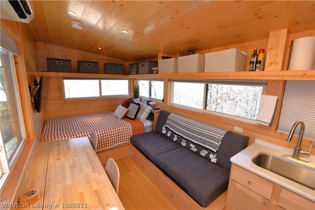 5958 Wiley Ridge Road, Proctor, OK 74457