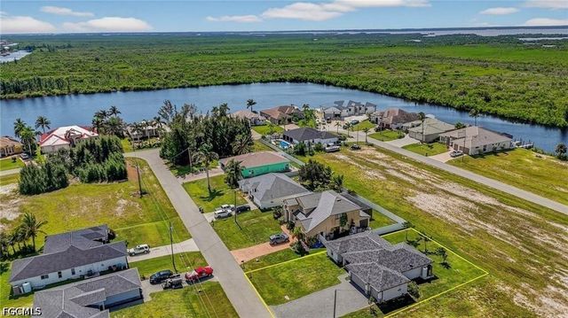 2716 NW 45th PL, Cape Coral, FL 33993
