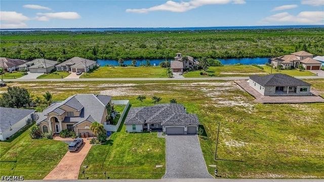 2716 NW 45th PL, Cape Coral, FL 33993