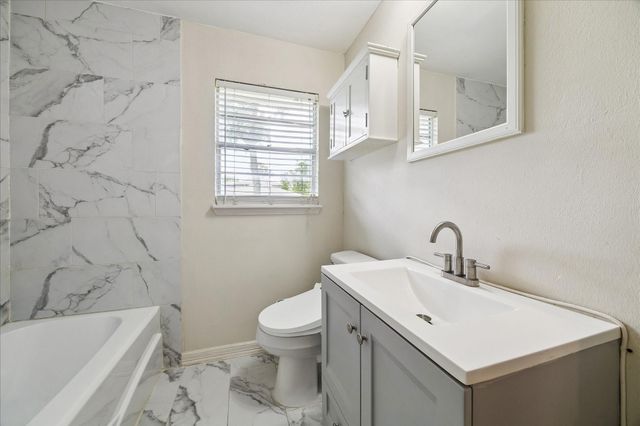 9321 Saddle Lane, Houston, TX 77080