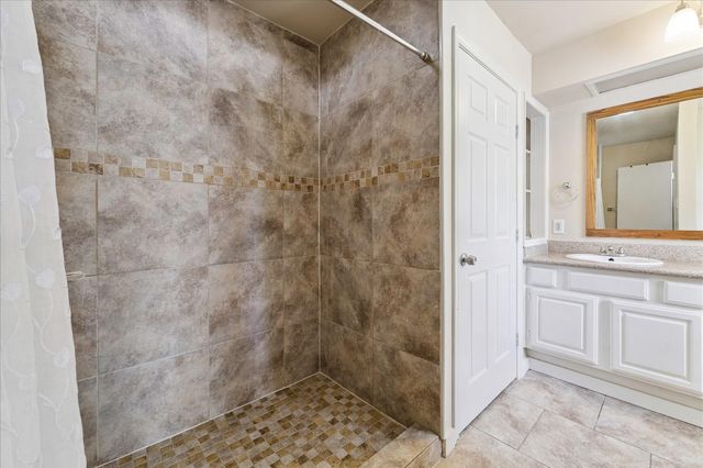 9321 Saddle Lane, Houston, TX 77080